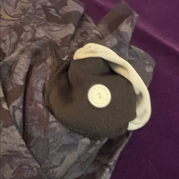 Lululemon Athletica Purple/Black Floral Leggings Sz 2 - Picture 5 of 8